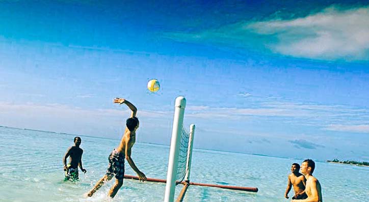 volleybal in de zee