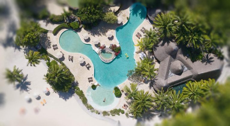 Бассейн отеля Bora-Bora Lagoon Resort